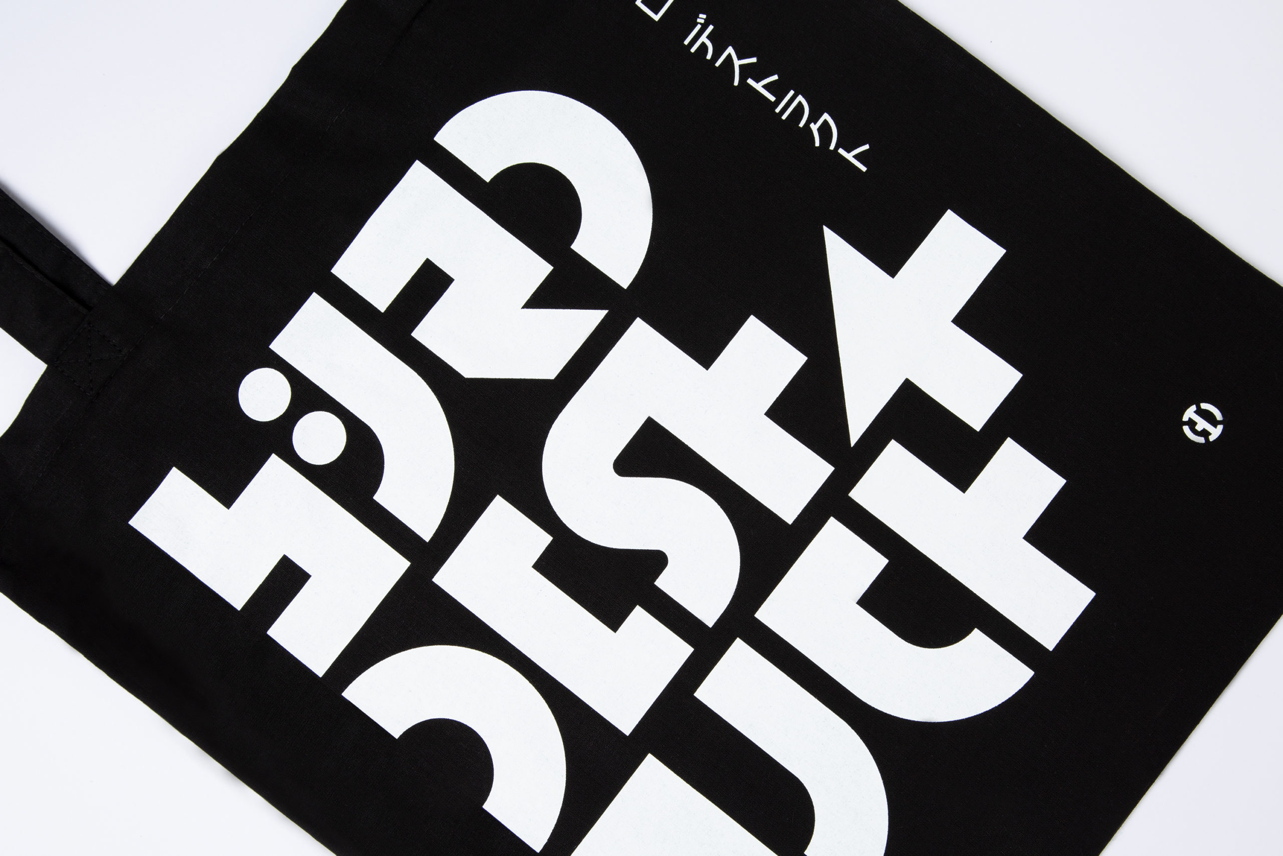 slanted-b-ro-destruct-4-buch-mit-tote-bag-grafikdesign image 1