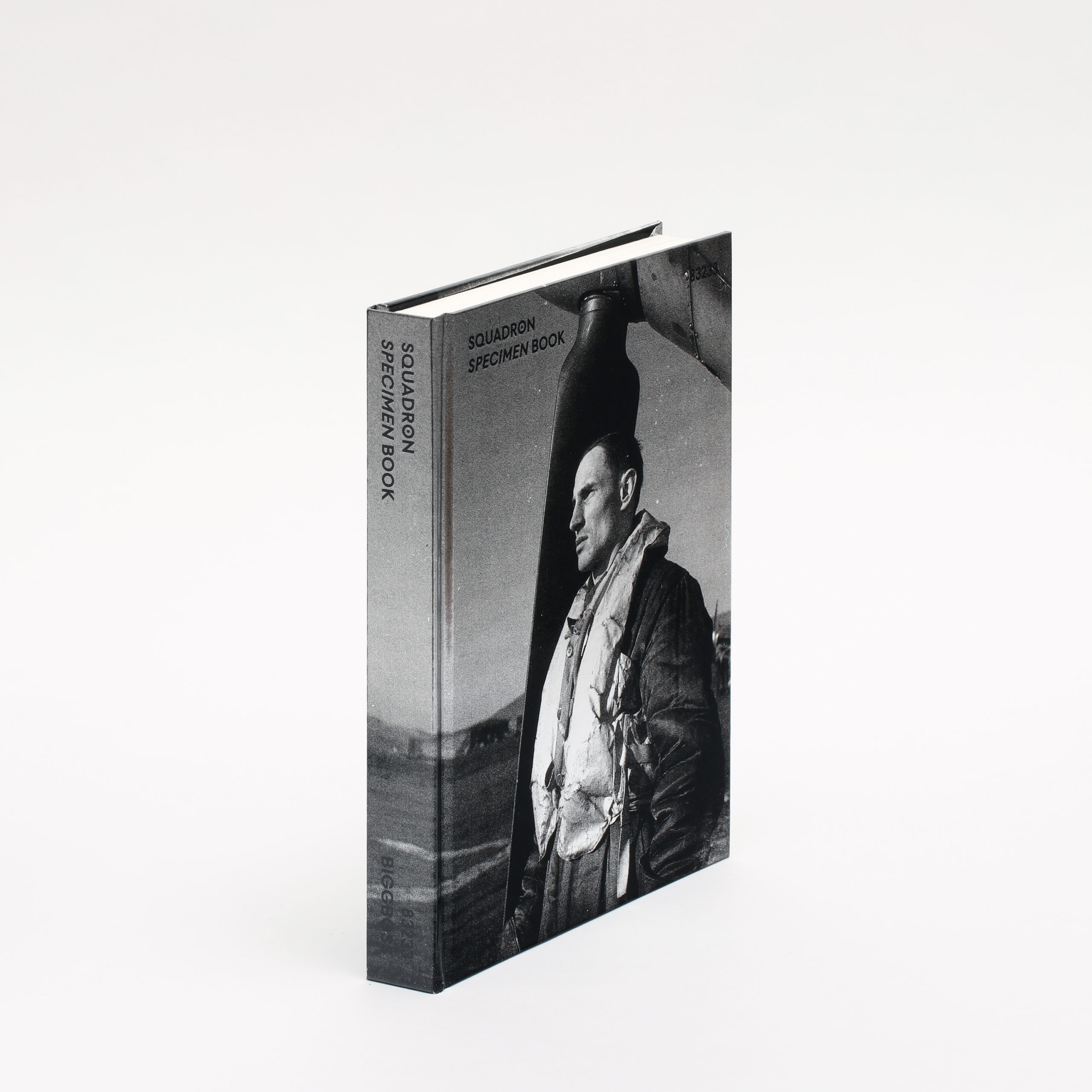 slanted-squadron-buch-design-gestaltung-visuelle-kultur image 1