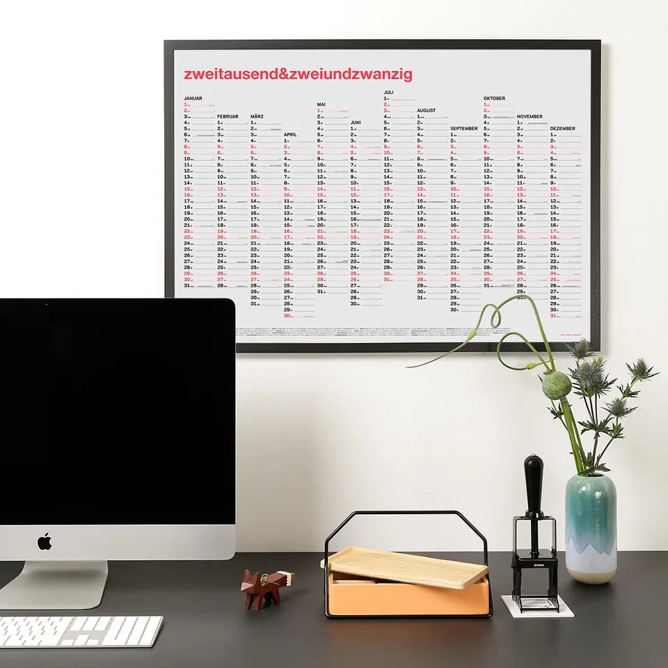 slanted-zweitausend-zweiundzwanzig-wandkalender-a1-neon-coral image 1