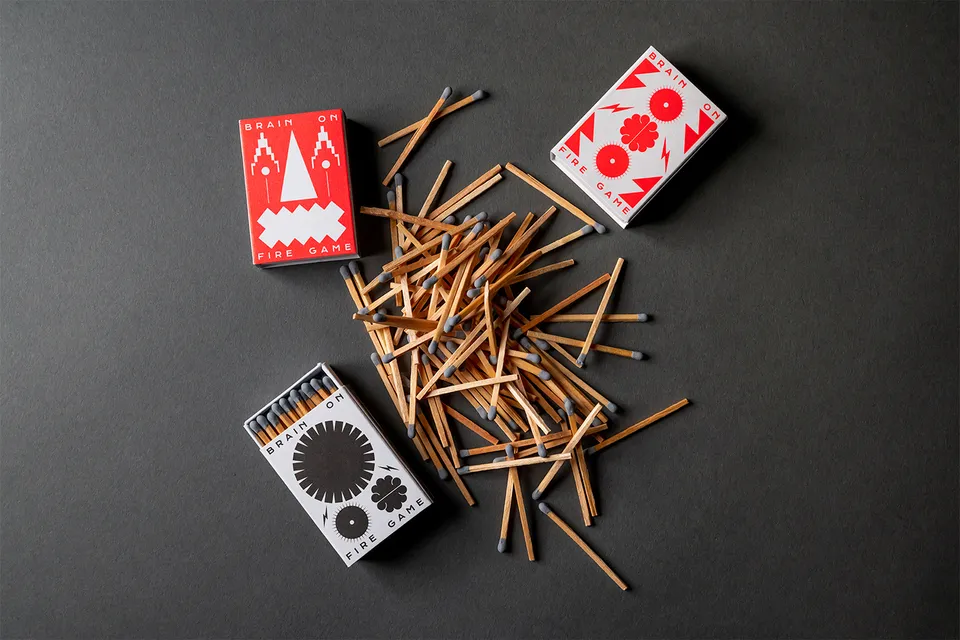 slanted-books-brain-on-fire-matches-game-memory-spiel image 1