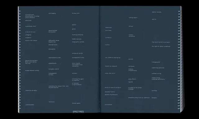 slanted-books-slow-technology-reader-buch-divergent-futures image 1