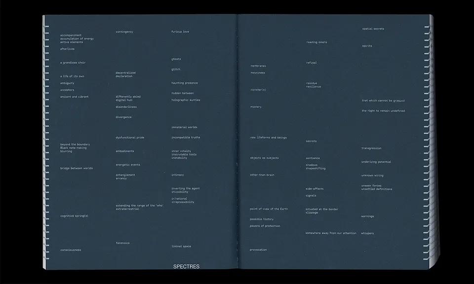 slanted-books-slow-technology-reader-buch-divergent-futures image 1