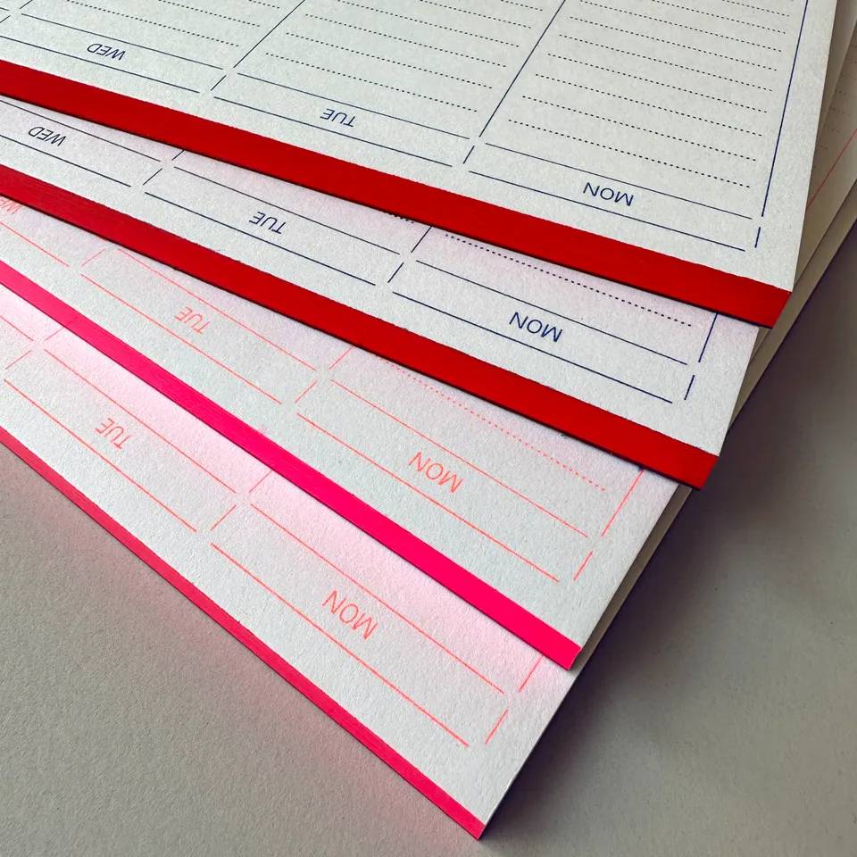 slanted-neon-weekly-planner-risography-kalender image 1