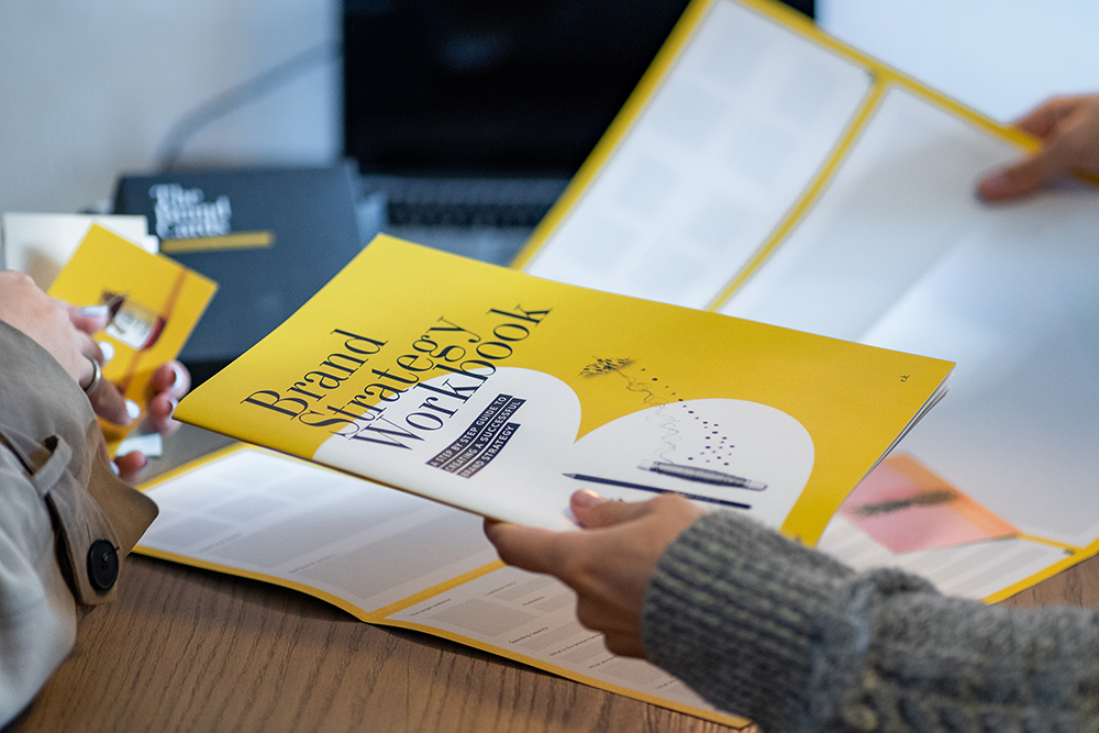 slanted-brand-strategy-workbook-buch-branding image 4