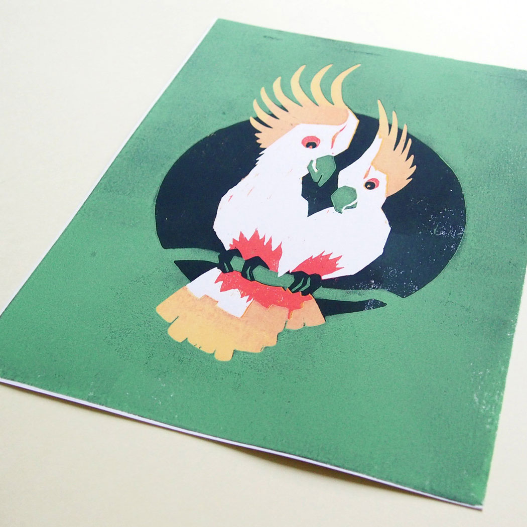 slanted-cockatoos-green-a4-kunstdruck-holzschnitt image 2