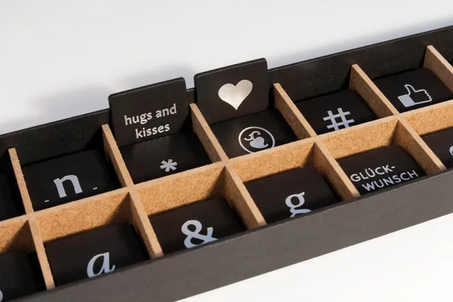 slanted-typomemo-spielbox-memo-typografie-lernspiel image 1