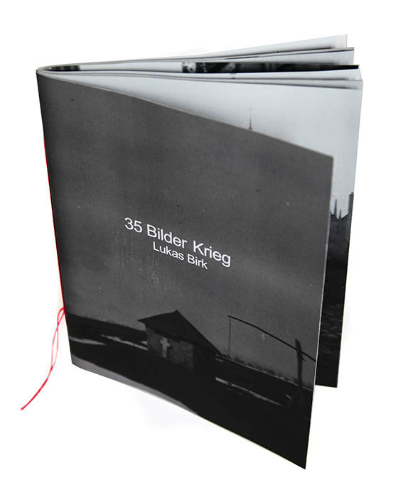 fraglich-books-35-bilder-krieg-buch-lukas-birk-zweisprachig image 2