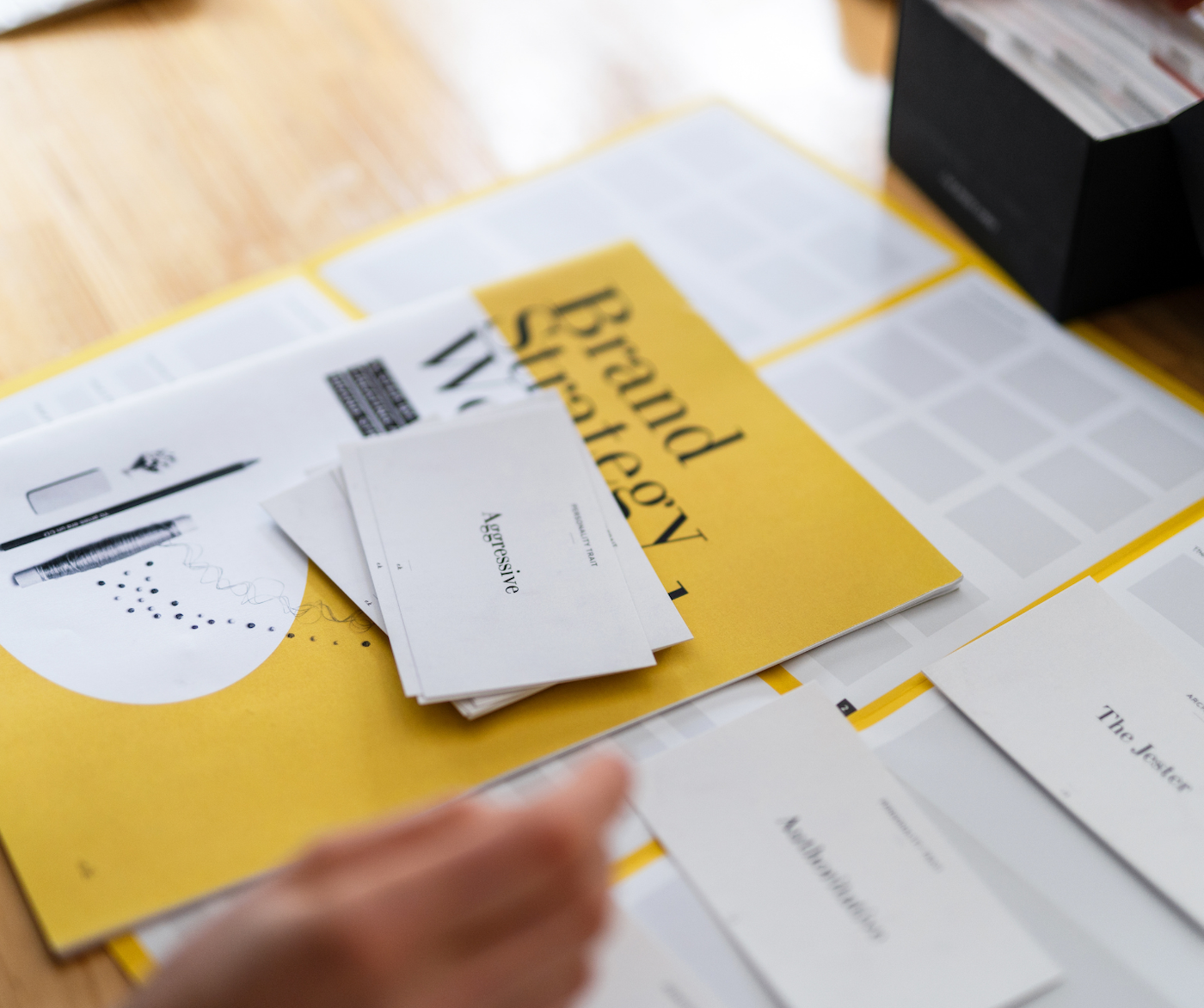 slanted-books-brand-cards-branding-buch-visitenkarten image 6