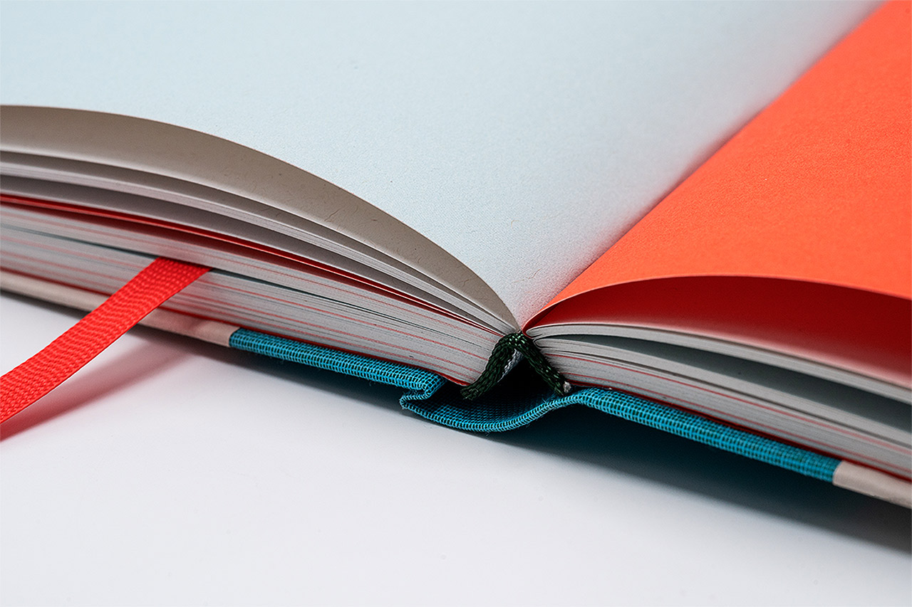 slanted-macht-marke-wie-kreative-zukunft-gestalten-buch-branding image 2