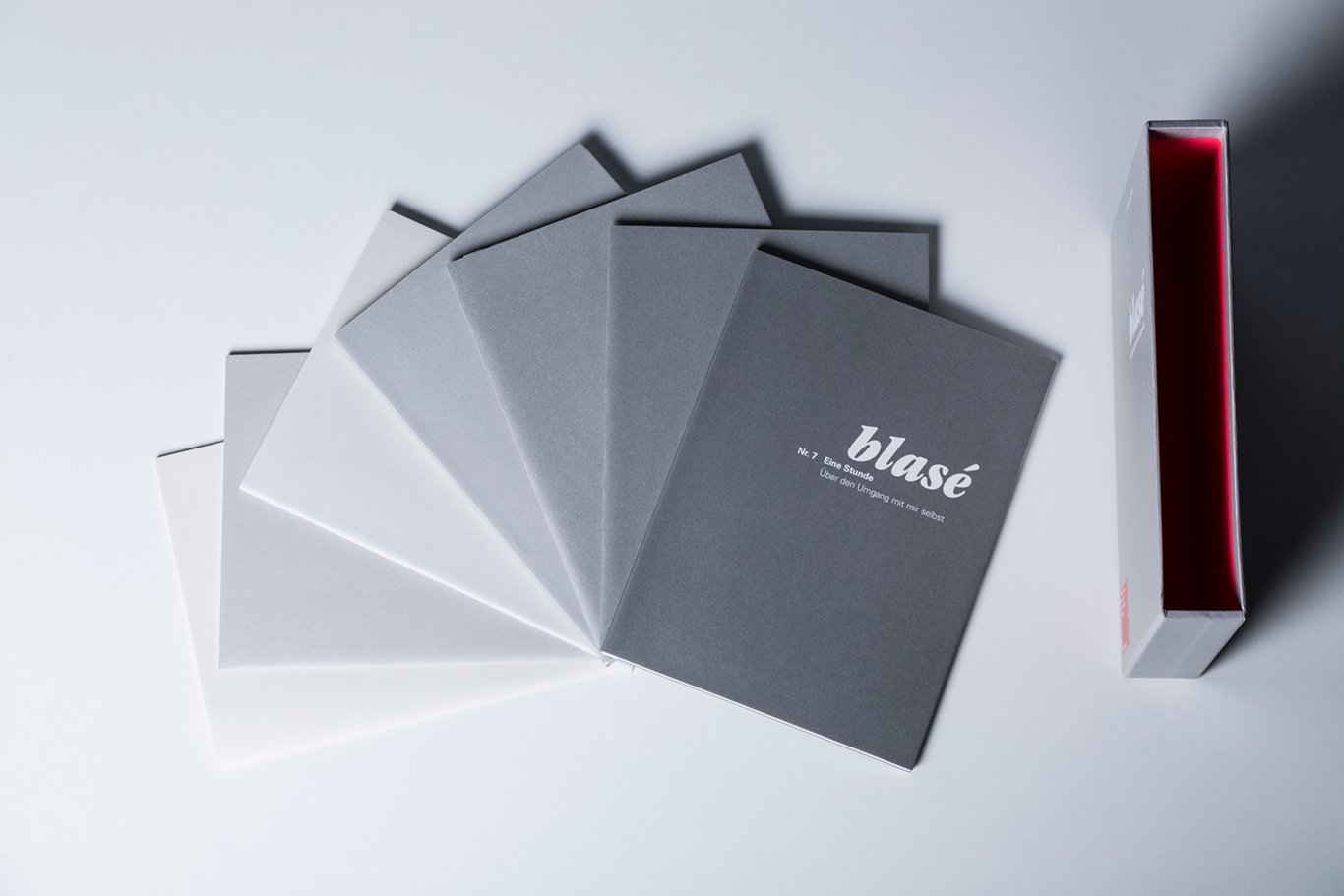 slanted-blas-fortschritt-durch-langeweile-buch-design image 3