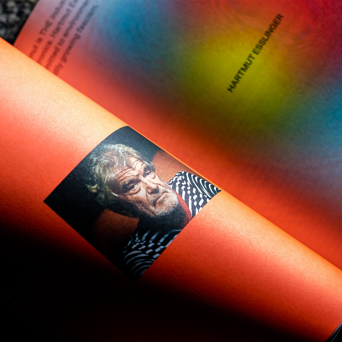 slanted-magazines-3-forward-magazine-set-typografie-design image 5