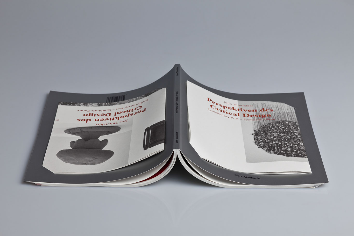 slanted-books-perspektiven-des-critical-design-buch image 2
