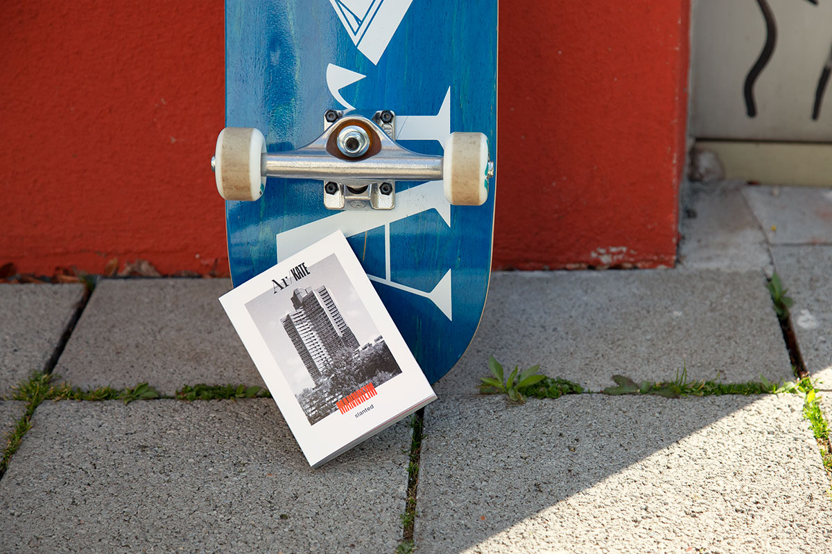 slanted-ar-kate-mannheim-buch-ausstellungskatalog-kunst image 2