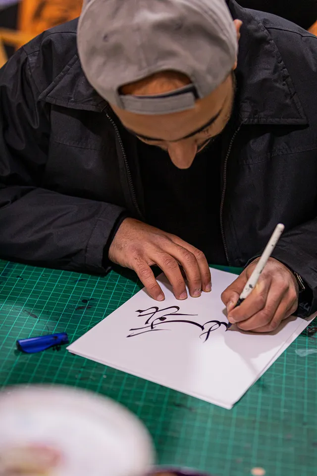 slanted-magazine-46-cairo-hoodie-set-typografie image 1