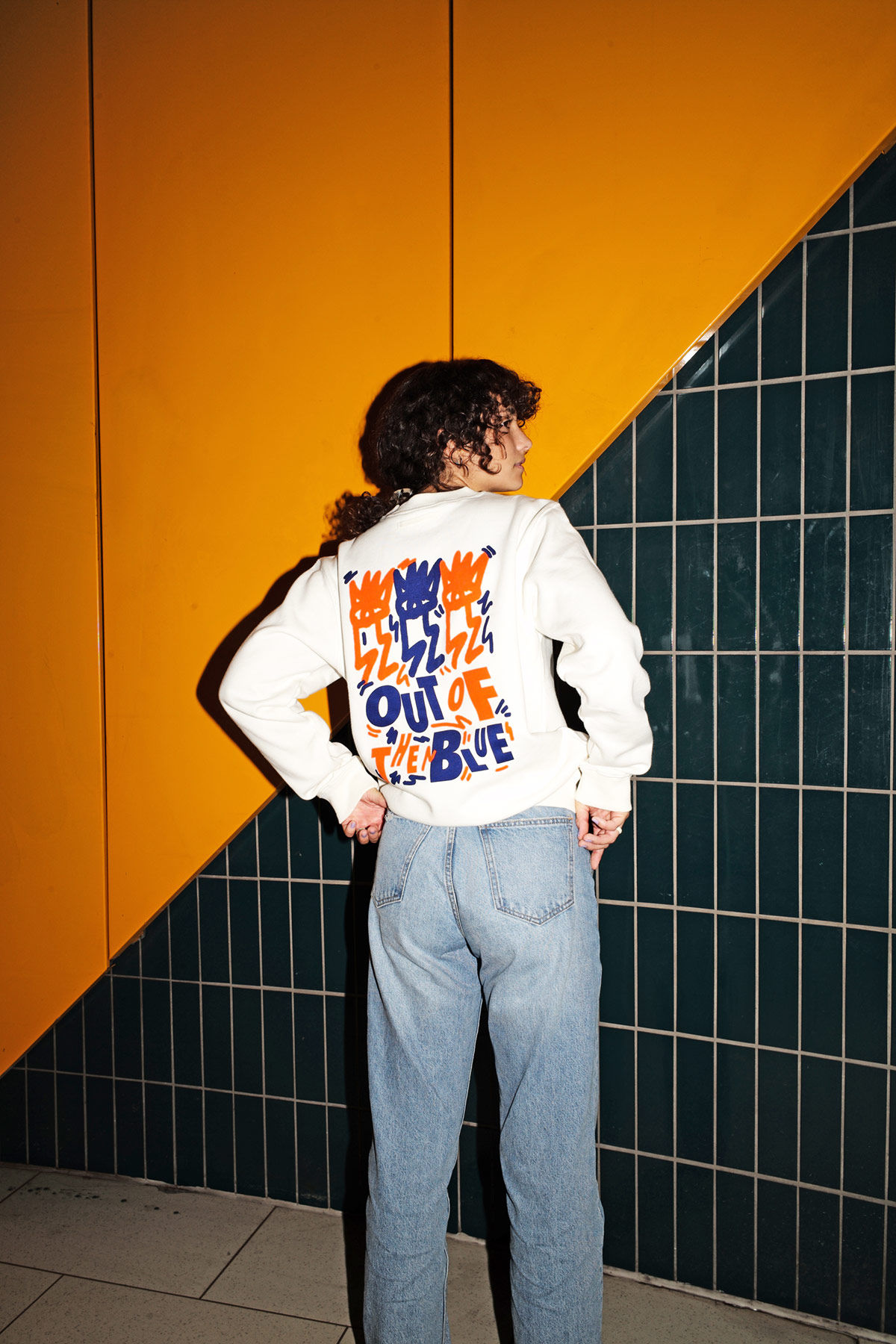 slanted-out-of-the-blue-pullover-limited-edition-sweater-blau image 3