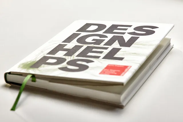 slanted-books-designhelps-buch-standardausgabe-grafikdesign image 1