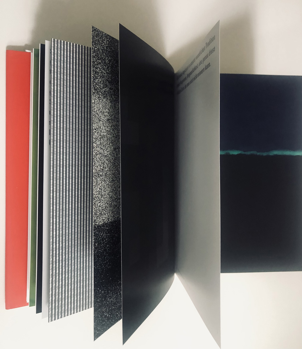 slanted-books-anna-blume-ist-rot-buch-farbe-als-ereignis image 6