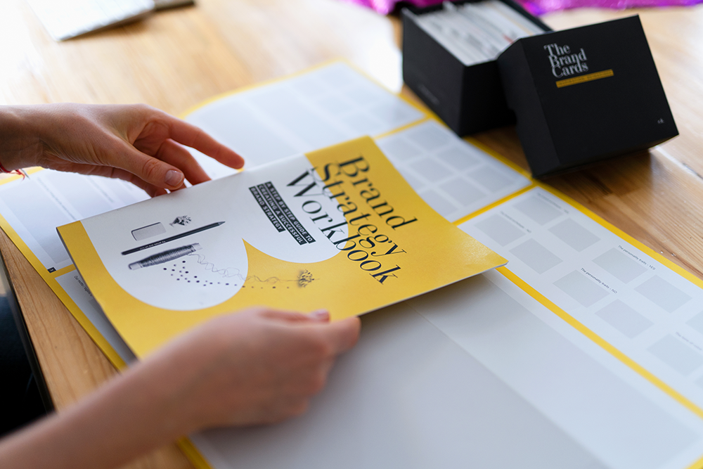 slanted-brand-strategy-workbook-buch-branding image 5