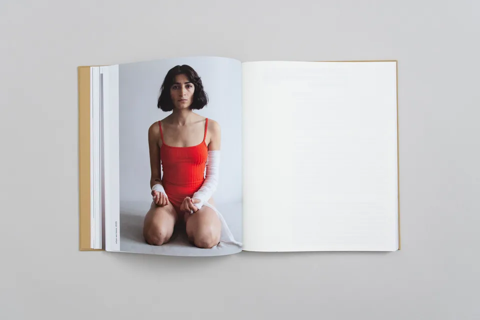 slanted-books-cihan-akmak-like-a-warrior-buch-fotografie image 1