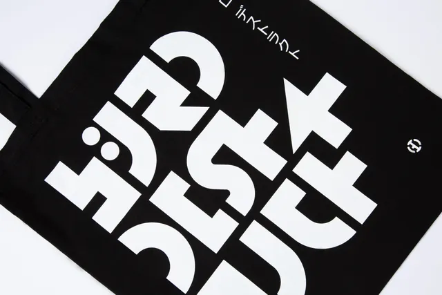 slanted-b-ro-destruct-4-buch-mit-tote-bag-grafikdesign image 1