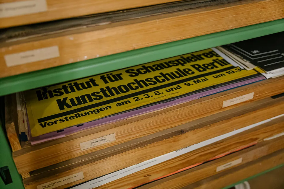 slanted-k-h-drescher-britisches-b-hnenbild-poster-kunstdruck image 1