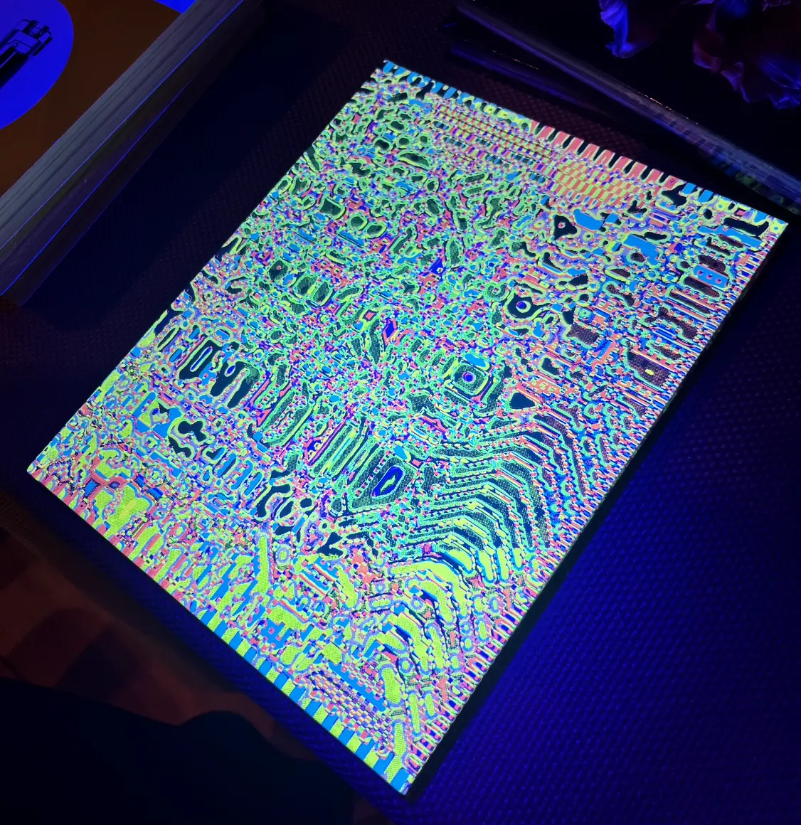 slanted-pixel-rugs-buch-teppich-design image 5