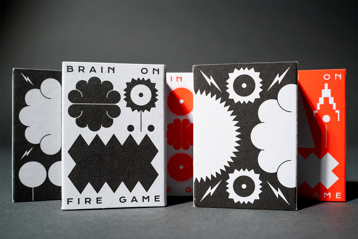 slanted-books-brain-on-fire-matches-game-memory-spiel image 3
