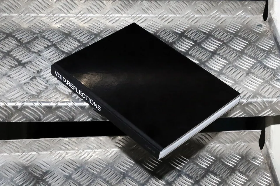 slanted-void-reflections-buch-design-fotografie image 1