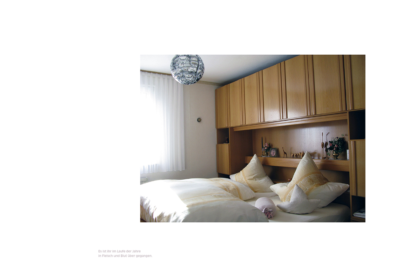 slanted-books-claudia-reinhardt-witwen-widows-fotobuch-frauenportr-ts image 7