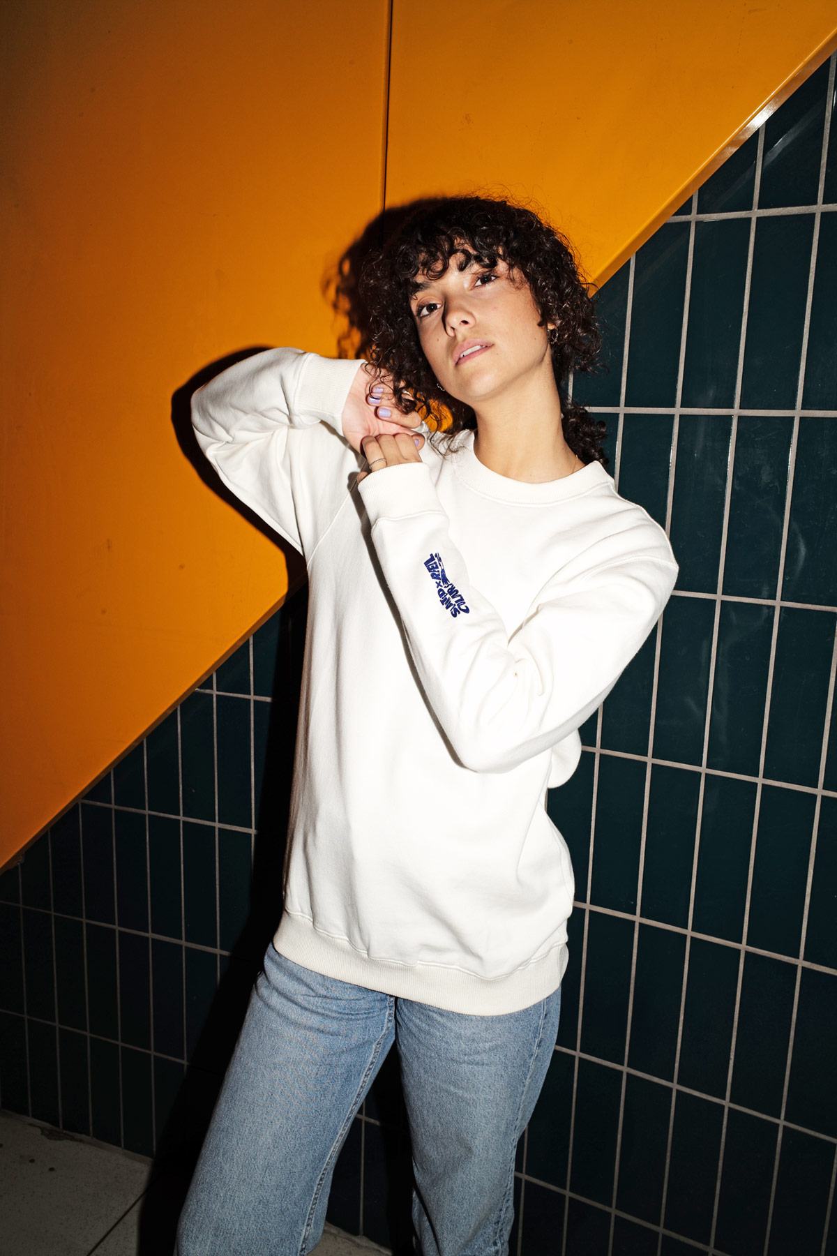 slanted-out-of-the-blue-pullover-limited-edition-sweater-blau image 2
