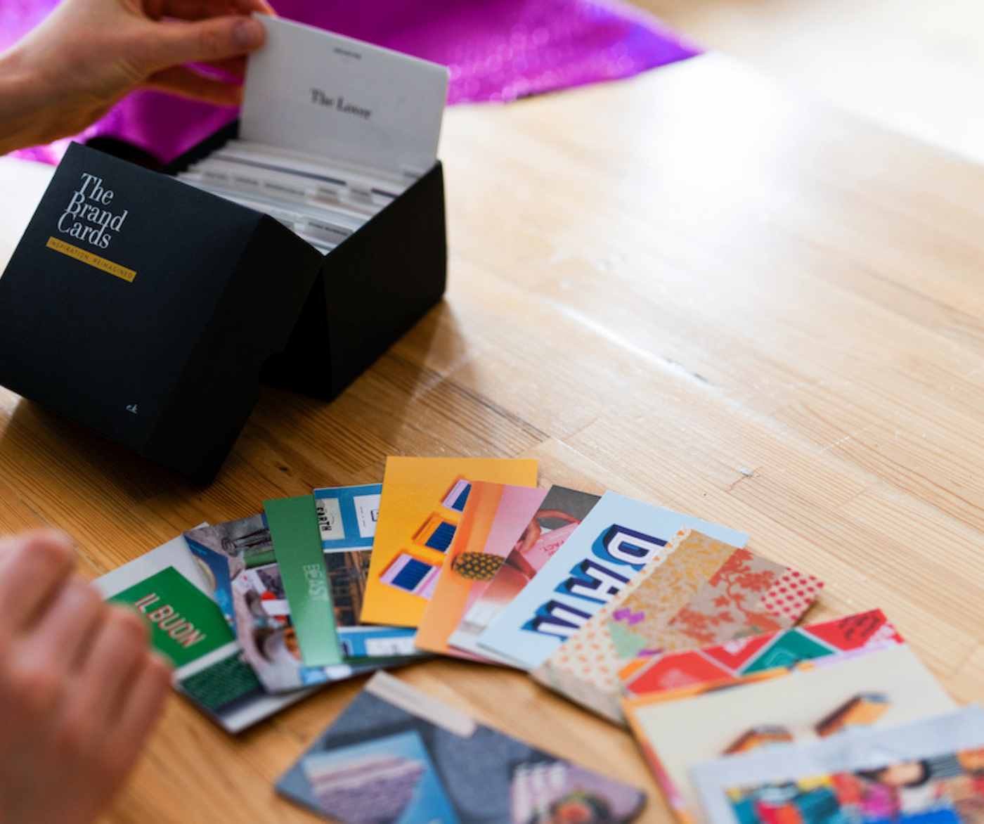 slanted-books-brand-cards-branding-buch-visitenkarten image 3