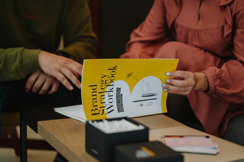slanted-brand-strategy-workbook-buch-branding image 1