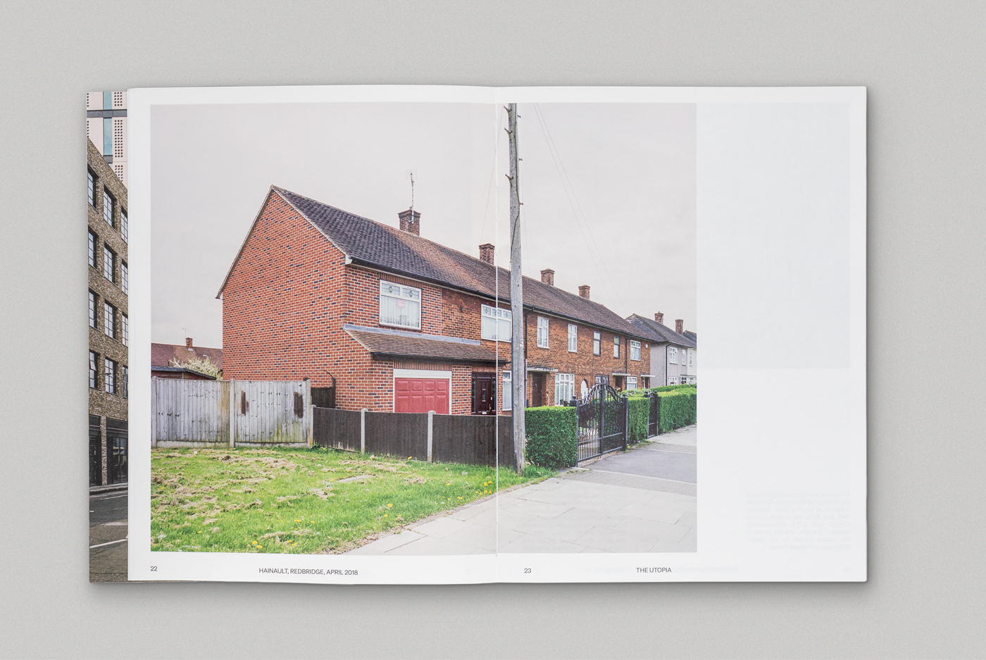 slanted-books-utopia-ending-buch-utopie-design image 4