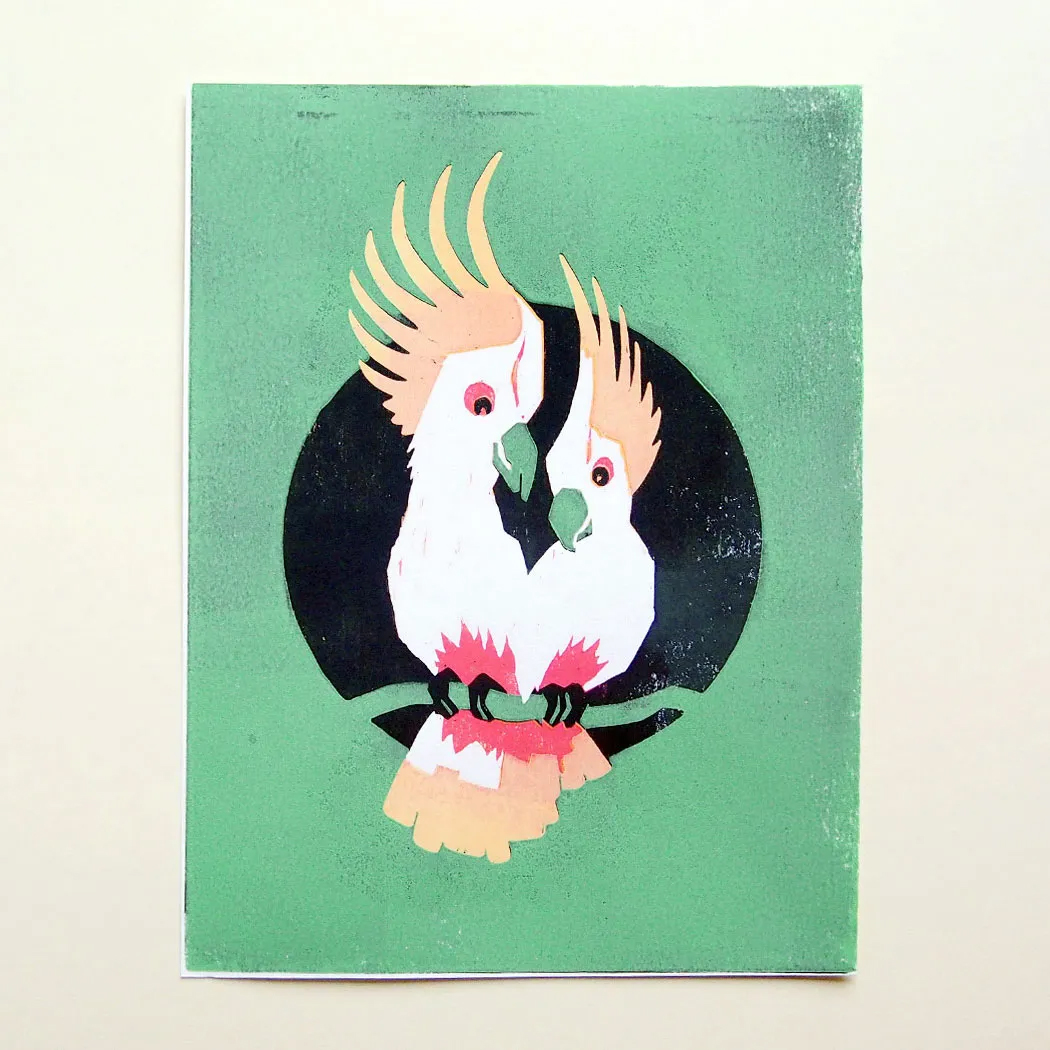 slanted-cockatoos-green-a4-kunstdruck-holzschnitt image 4