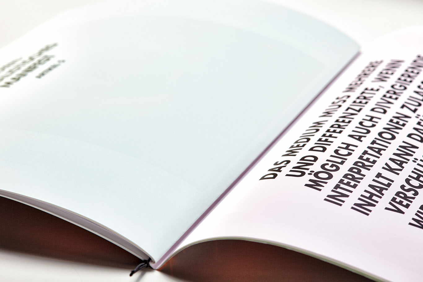 slanted-books-antimedien-im-digitalen-zeitalter-buch-medientheorie image 4