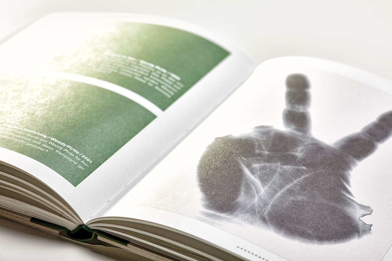 slanted-books-designhelps-buch-standardausgabe-grafikdesign image 6