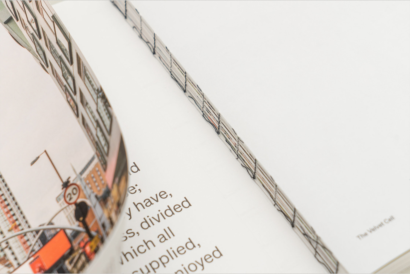 slanted-books-utopia-ending-buch-utopie-design image 6