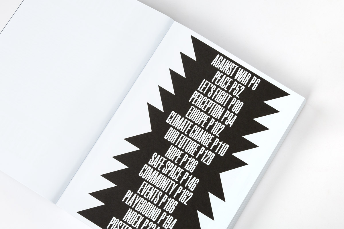 slanted-books-posters-can-help-buch-plakatdesign image 2
