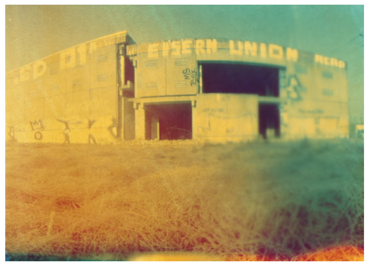 slanted-books-pinhole-shots-2000-2011-buch-fotografie image 4