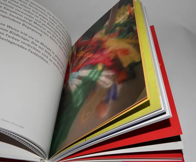 slanted-books-anna-blume-ist-rot-buch-farbe-als-ereignis image 1